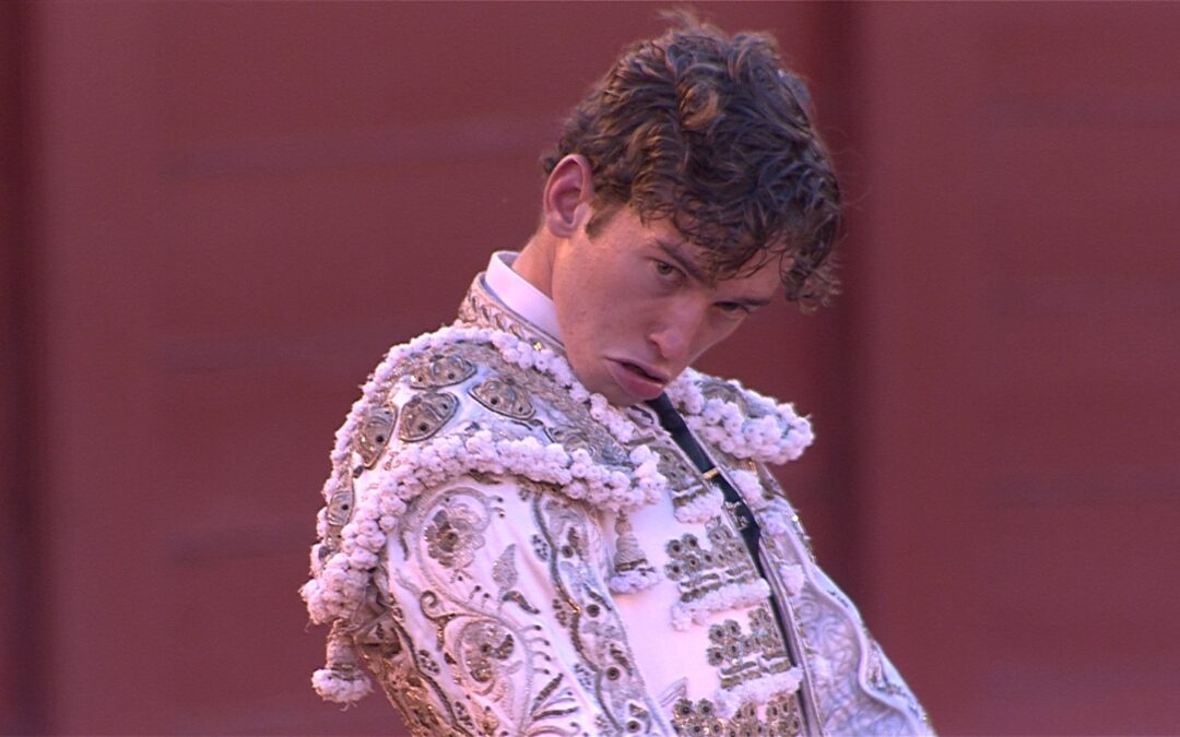 Gran audiencia para la final de las novilladas nocturnas de Sevilla con Israel Guirao como vencedor