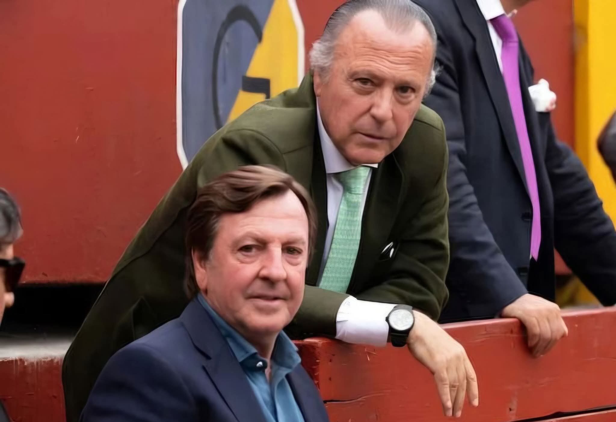 Antonio Vazquez junto al torero Curro Vazquez